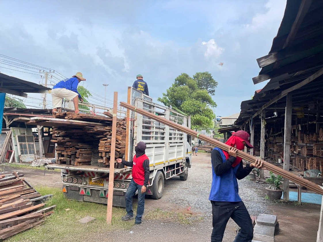 11 - https://รุ่งนําชัยค้าไม้.com | รุ่งนำชัยค้าไม้ บริการรับซื้อบ้านไม้เก่า ไม้เก่าทุกชนิด ให้ราคาสูง พร้อมทีมงานรื้อถอน-ทุบบ้าน ตึก อาคารสำนักงาน และโรงงานอย่างมืออาชีพ ครบวงจรในที่เดียว